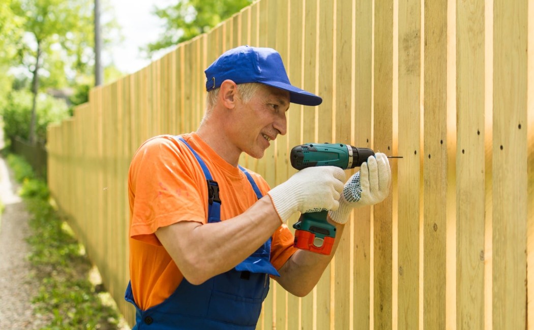 Expert fencing installation services for homes and businesses